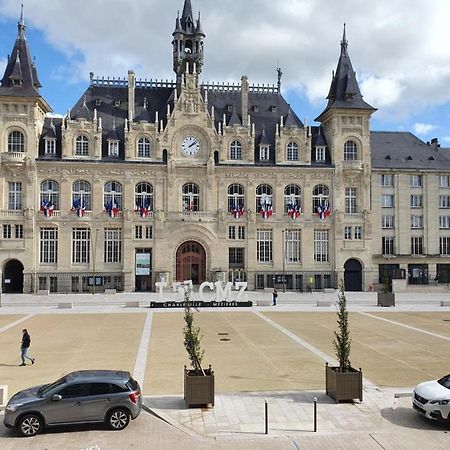 Studio De L'Hotel De Ville Charleville-Mézières Exterior foto