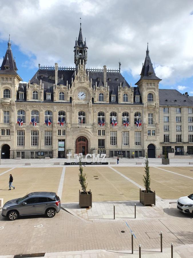 Studio De L'Hotel De Ville Charleville-Mézières Exterior foto